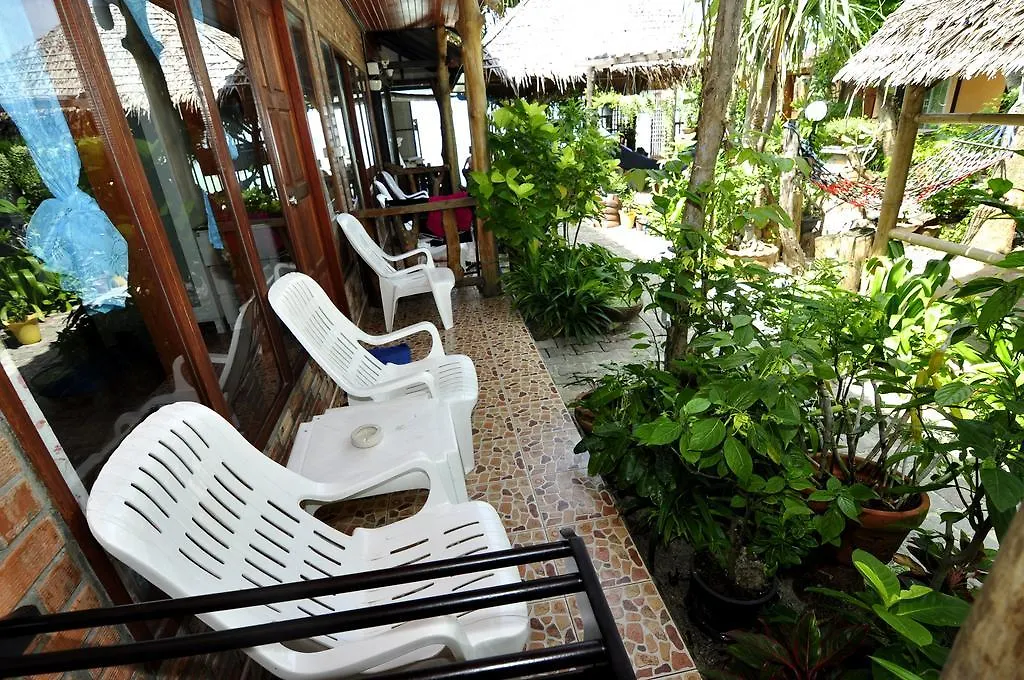 Dee Dee Beach House Hotel Phi Phi Don Guest house