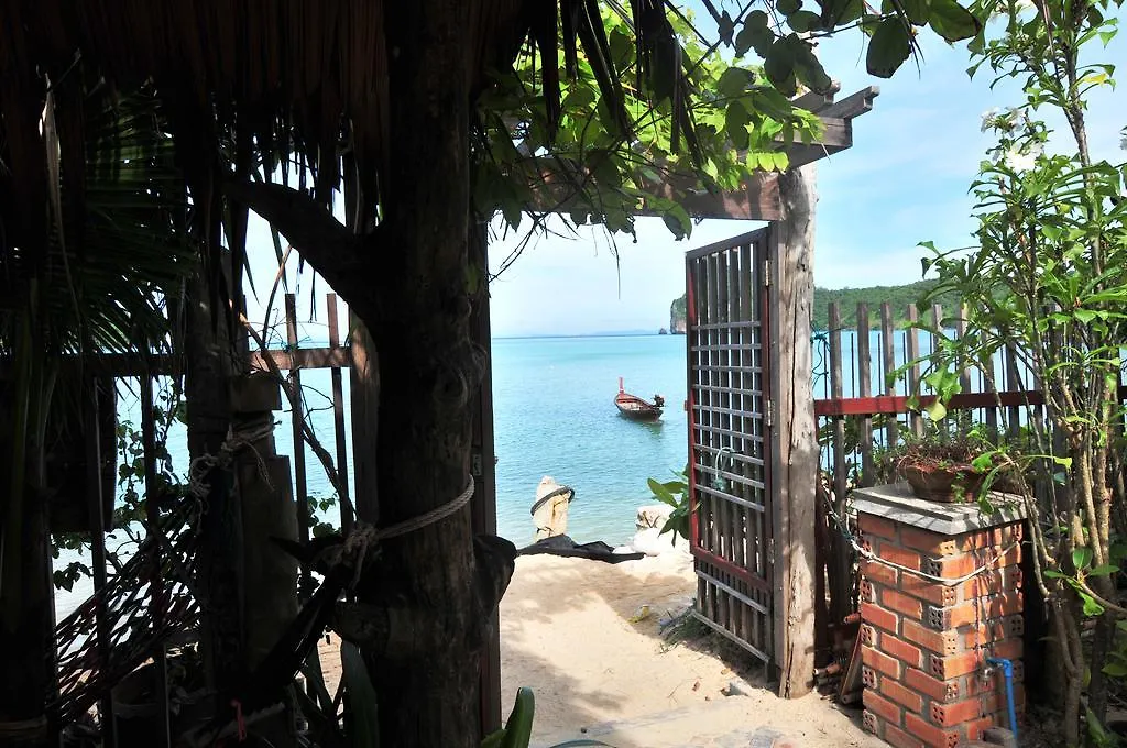 ** Guest house Dee Dee Beach House Hotel Phi Phi Don Thailand
