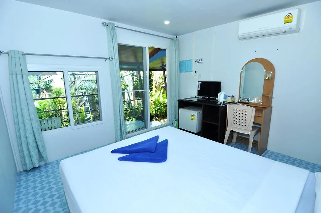 Dee Dee Beach House Hotel Phi Phi Don