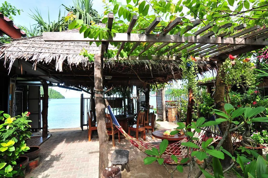 Dee Dee Beach House Hotel Phi Phi Don Guest house