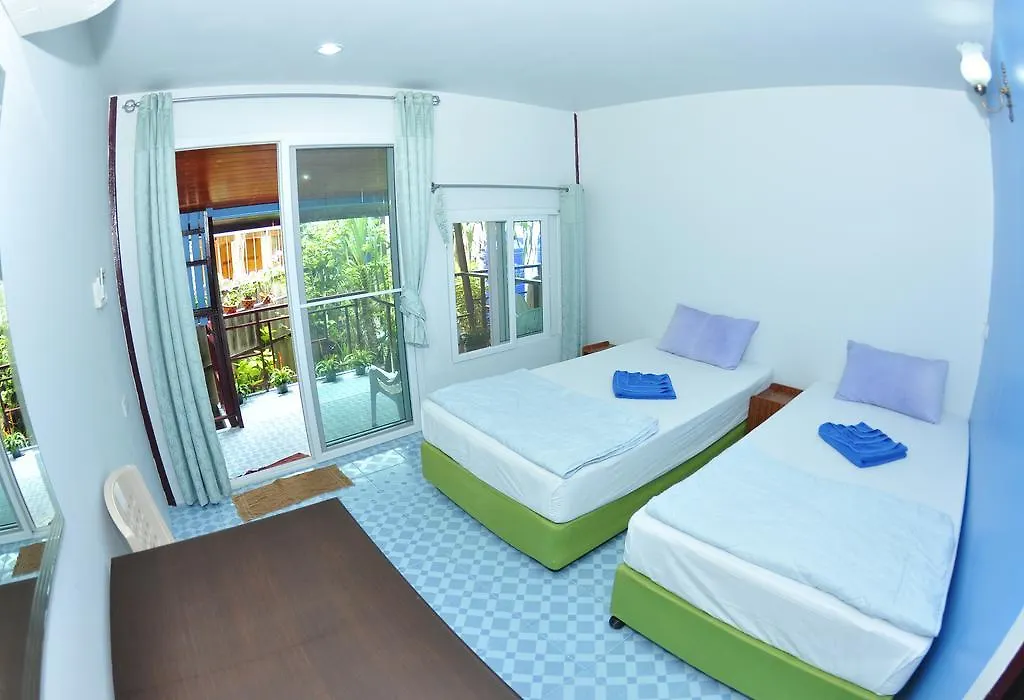 Dee Dee Beach House Hotel Phi Phi Don